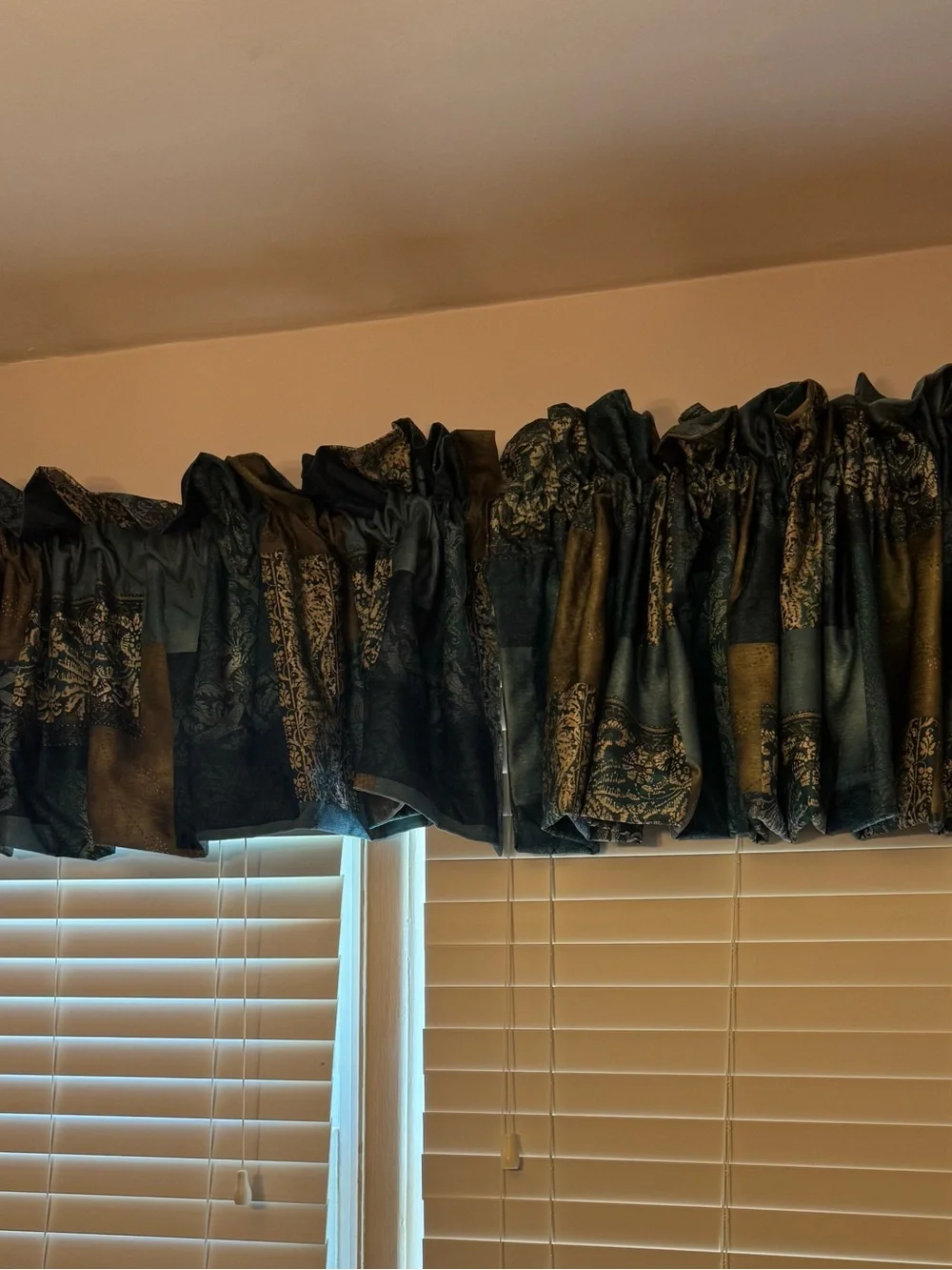 Decorative Window Valance in Green and Blue